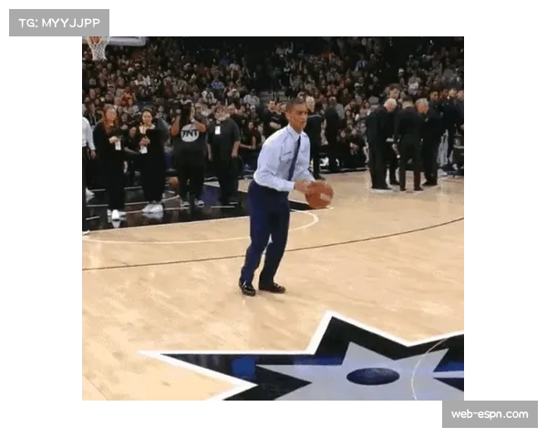 场边趣闻:一位小球迷成功命中中场投篮,赢得赛季套票